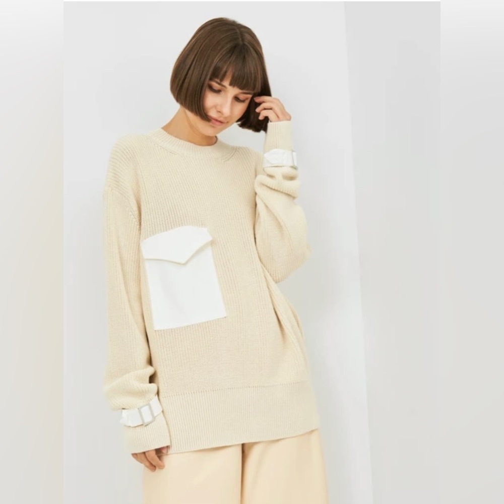 Brand New ZARA Sweater in size S. Oversize look